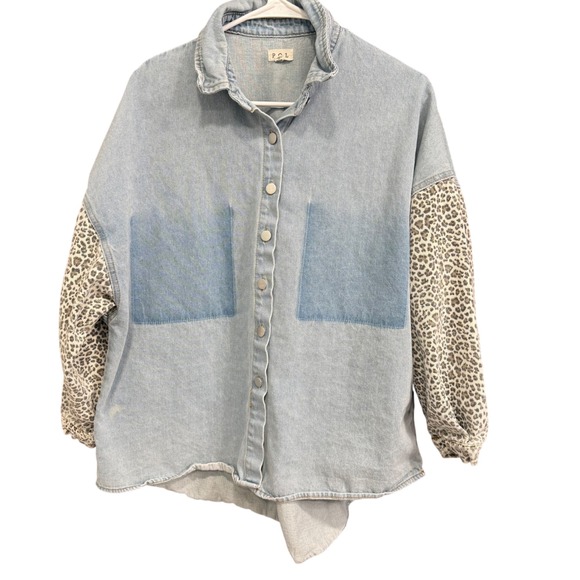 POL Jackets & Blazers - POL Denim Button Down Shirt Jacket Leopard‎ Print Sleeves Size Small